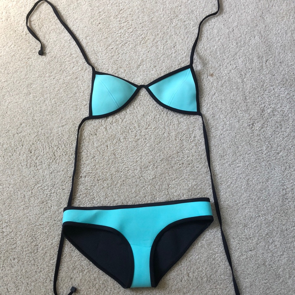 Trinagl Turquoise two piece set